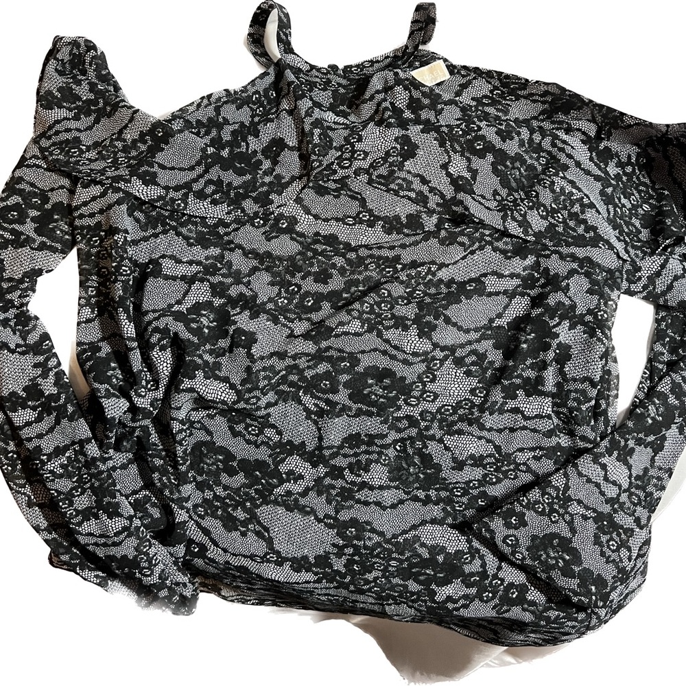 Michael Kors blouse in black lace like pattern